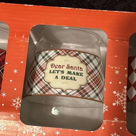 Starstruck set of 4 stemless wine glasses  Santa themed - Picture 4 of 8